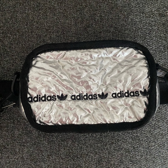 Adidas Crossbody/ Fanty Pack - Picture 1 of 5